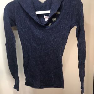 Mossimo Size M- button down detail sweater! Dark blue/brown button!
